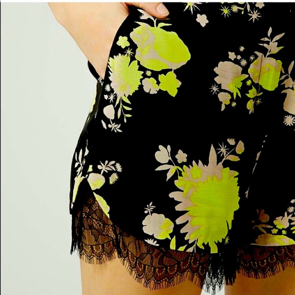 Topshop Pants - Topshop high waisted floral black lace pants-short